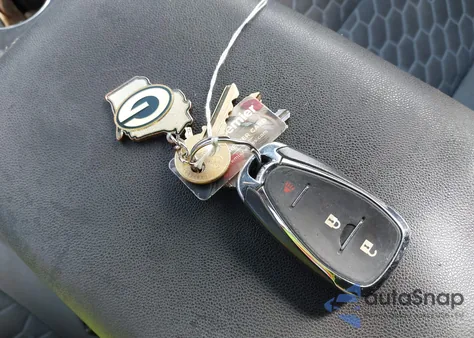 2018 Chevrolet Equinox Ls z USA, uszkodzony, nr VIN 2GNAXREV2J6152855